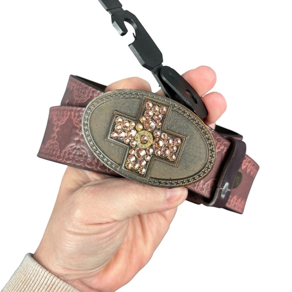 EUC Pretty Hunter Hallelujah Antique Bronze Buckle and Leather Belt Sz S/38”